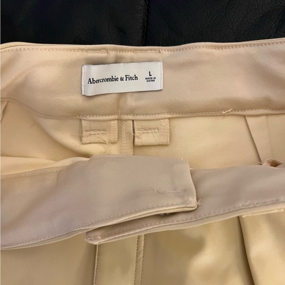 Abercrombie high waisted leather shorts - Picture 3 of 4